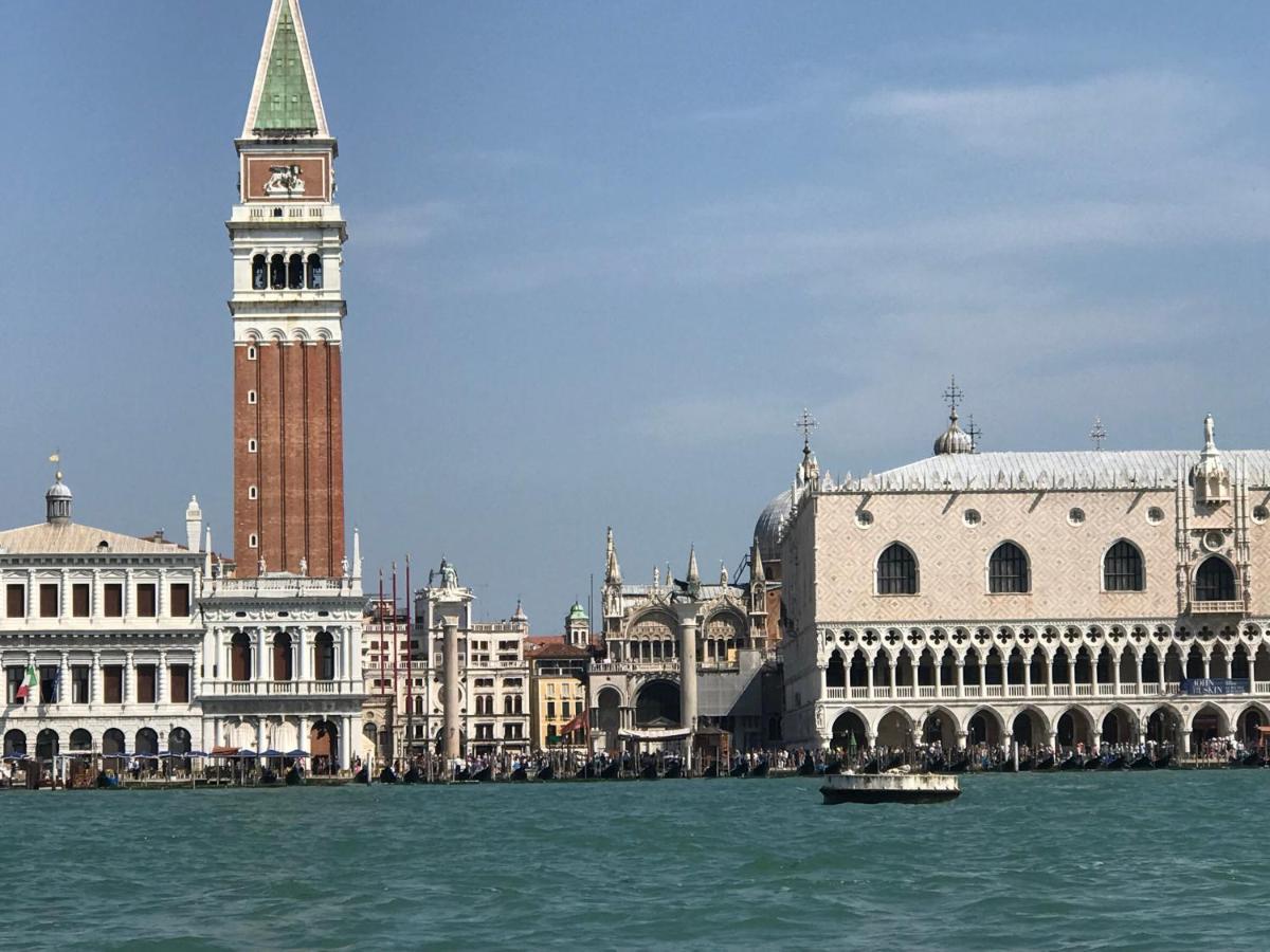 Lions Venice Guest House ภายนอก รูปภาพ